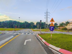 Sa hình rộng rãi với nhiều sân tập